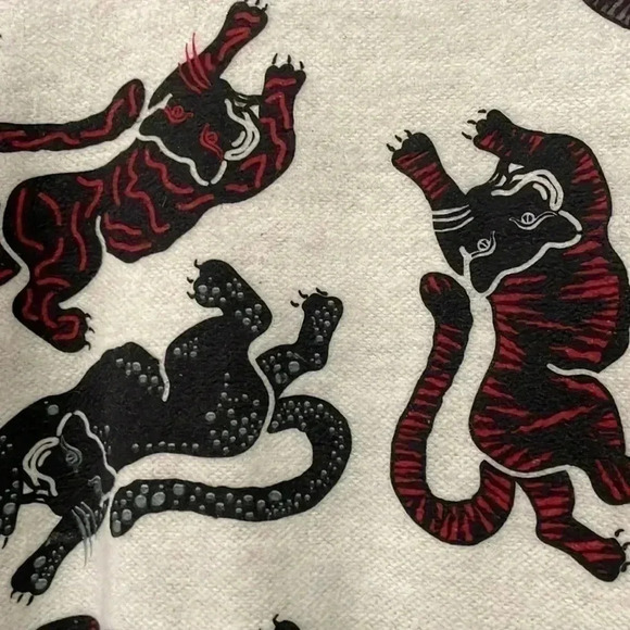 Zara Trafaluc Tiger  Oversized Short Sleeve Sweater size small - Picture 4 of 8